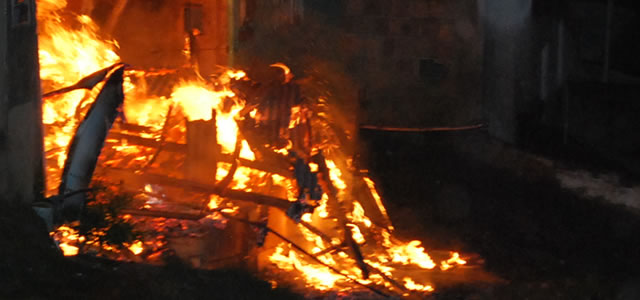 Casa pegando fogo